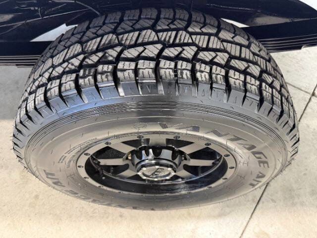 Used 2018 Chevrolet Express 3500 LT w/ LT Preferred Equipment Group RWD image 19