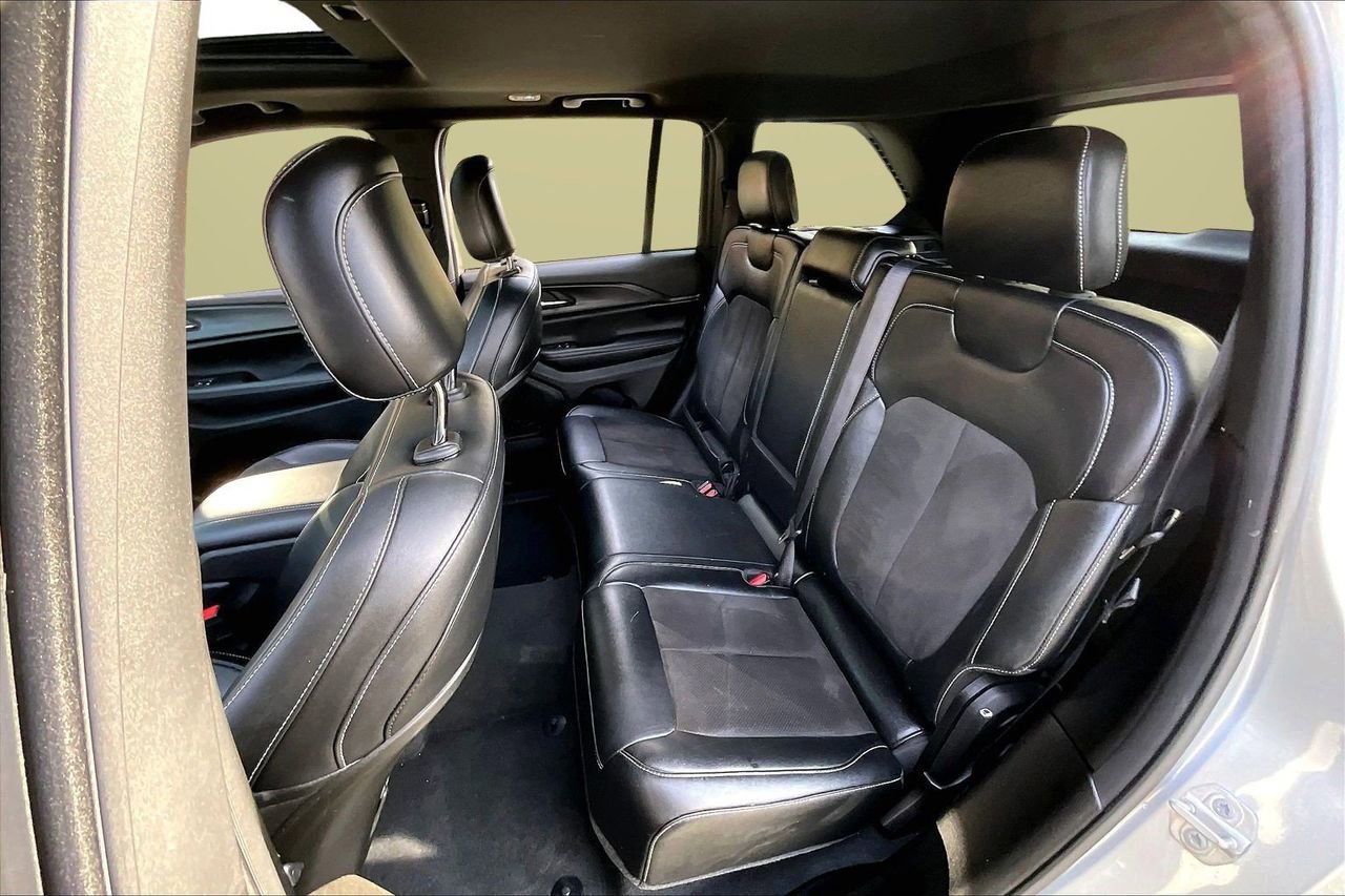 Certified 2023 Jeep Grand Cherokee Altitude image 22