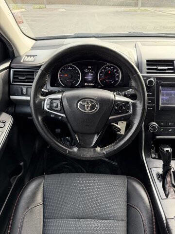 Used 2015 Toyota Camry SE image 13