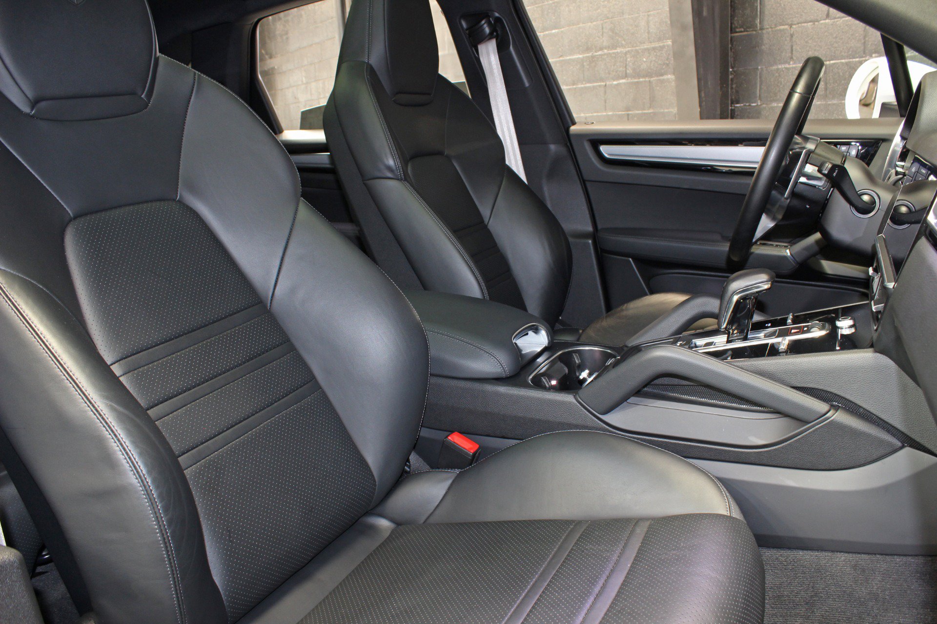 Used 2022 Porsche Cayenne Platinum Edition AWD/4WD image 52