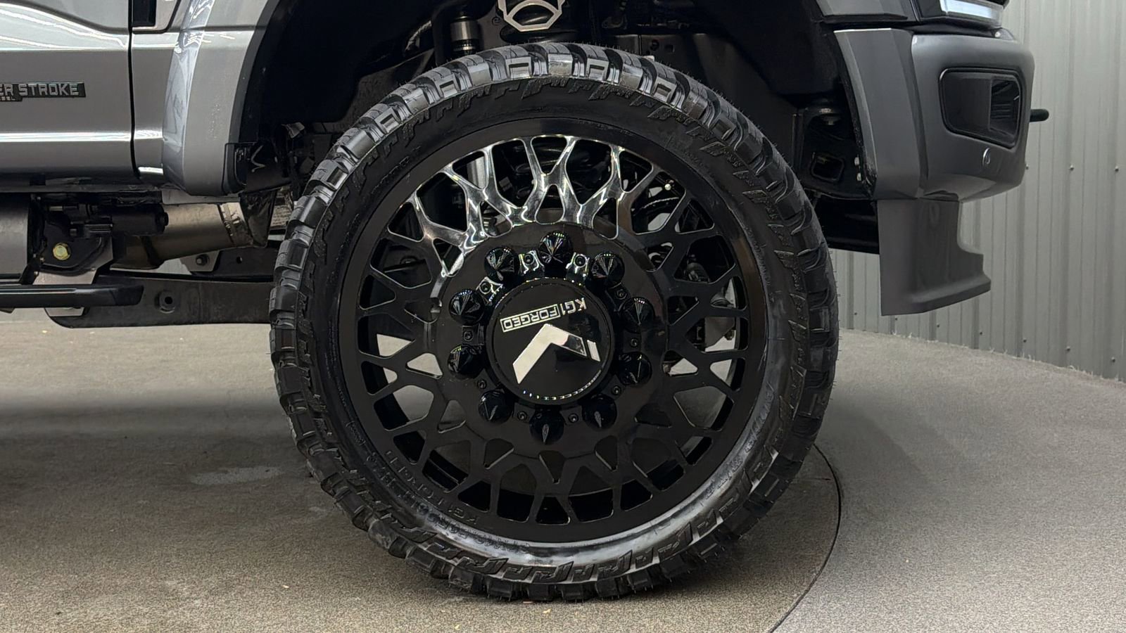Used 2026 Ford F450 Platinum w/ FX4 Off-Road Package AWD/4WD image 9