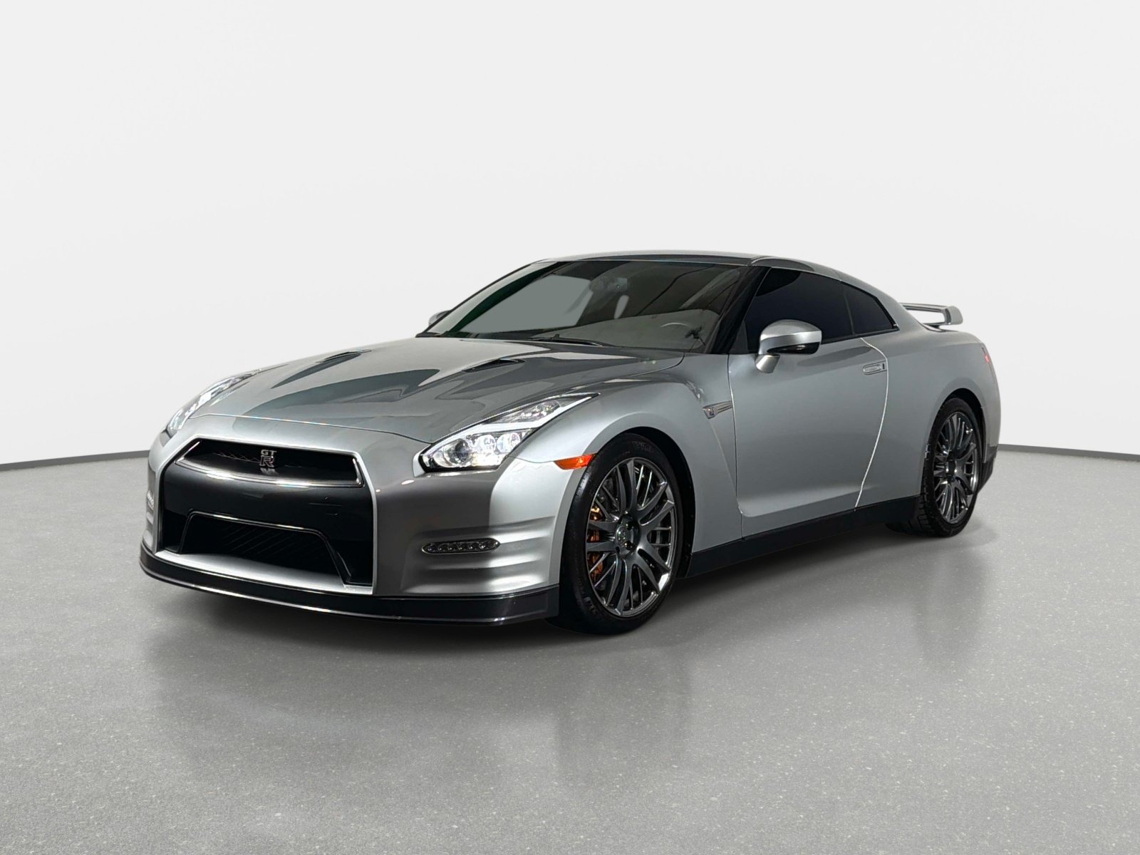 Used 2016 Nissan GT-R Premium AWD/4WD image 7