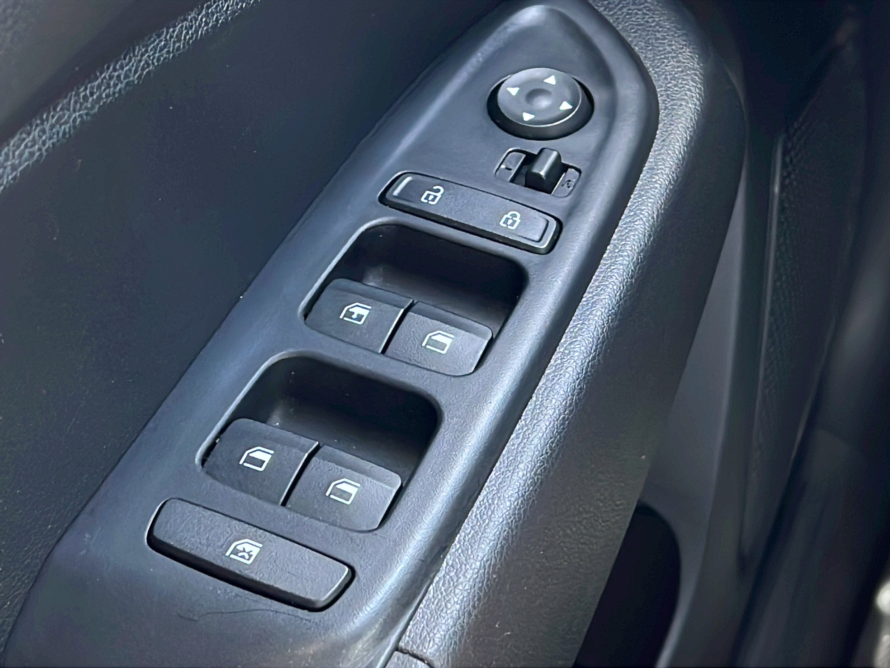 Certified 2024 Hyundai Venue SE FWD image 18