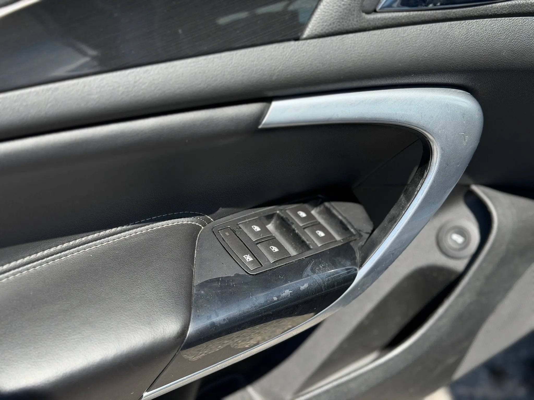 Used 2016 Buick Regal AWD image 8
