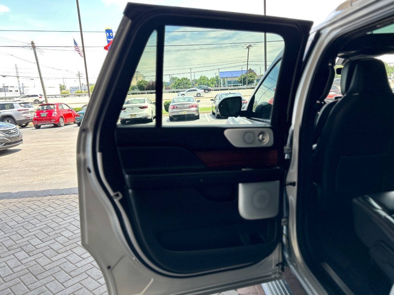 Used 2018 Lincoln Navigator L Reserve w/ Technology Package AWD/4WD image 48