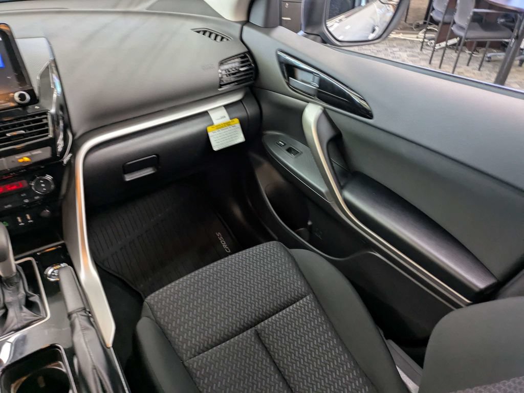 Used 2026 Mitsubishi Eclipse Cross ES AWD/4WD image 15
