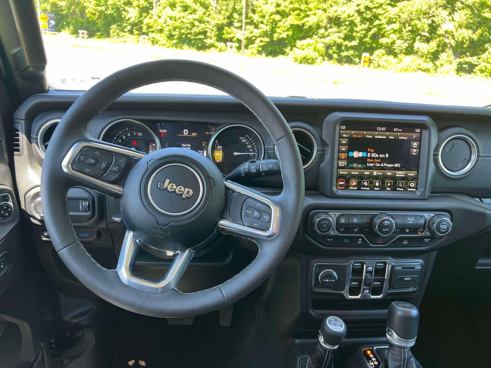 Used 2023 Jeep Wrangler Unlimited Sahara w/ Cold Weather Group AWD/4WD image 29