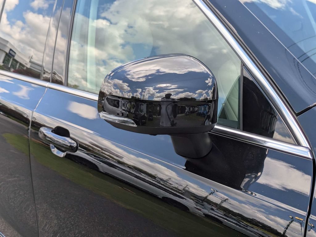 Used 2024 Volvo XC90 T8 Plus AWD/4WD image 12