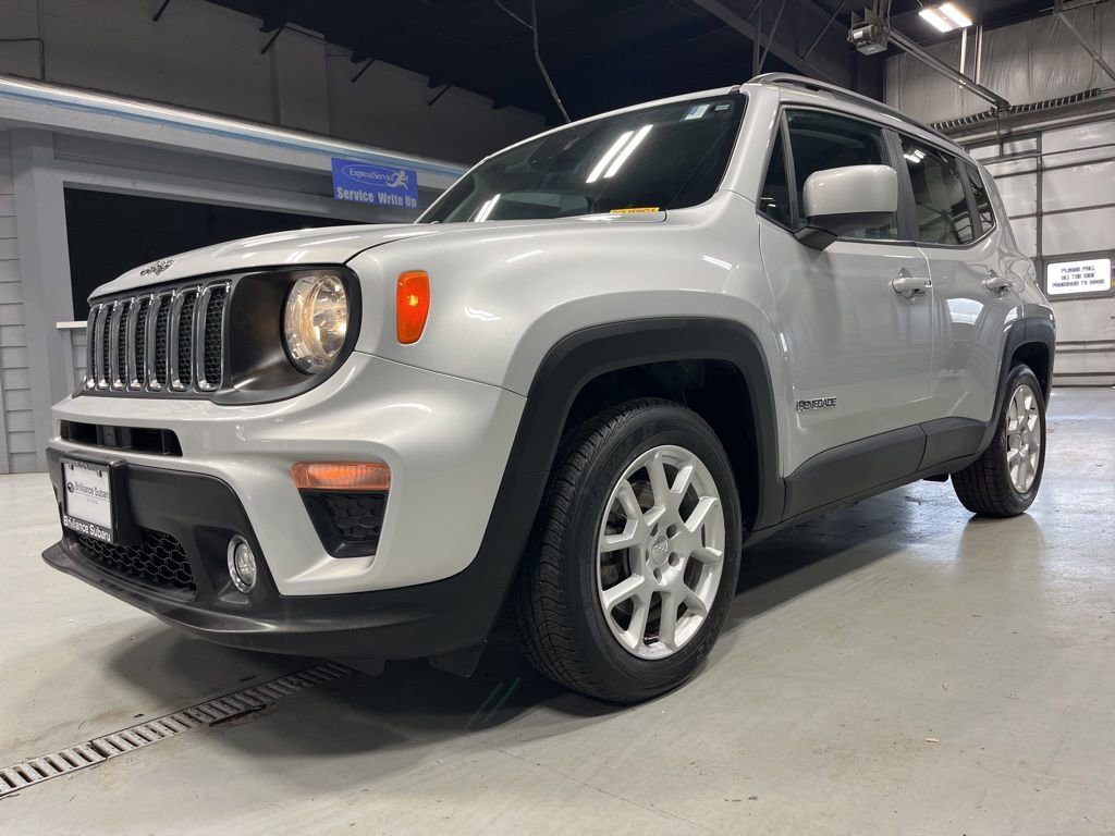 Used 2019 Jeep Renegade Latitude w/ Cold Weather Group image 3