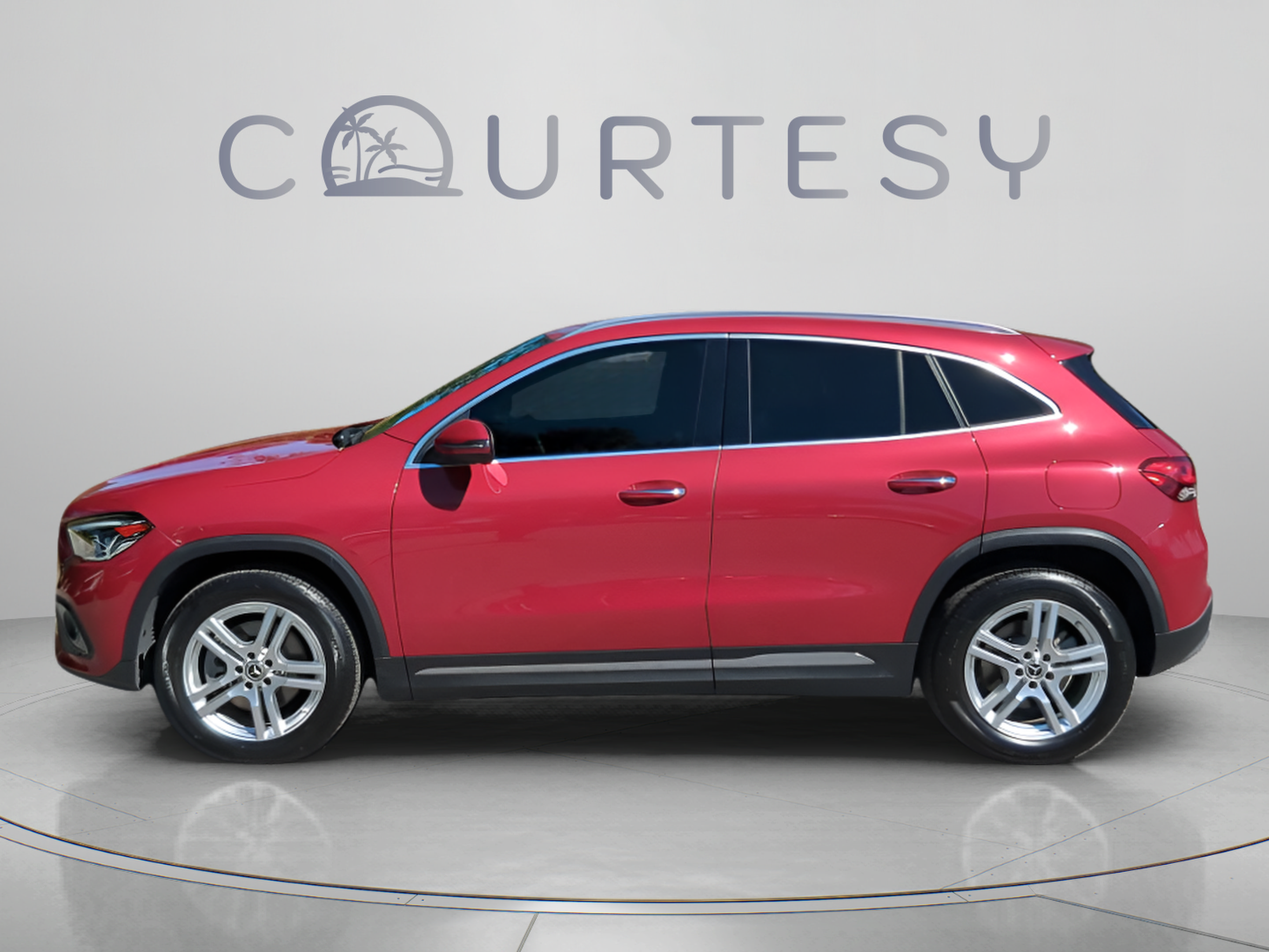 Used 2021 Mercedes-Benz GLA 250 4MATIC image 4