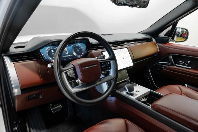 Used 2025 Land Rover Range Rover Long Wheelbase Autobiography AWD/4WD image 4