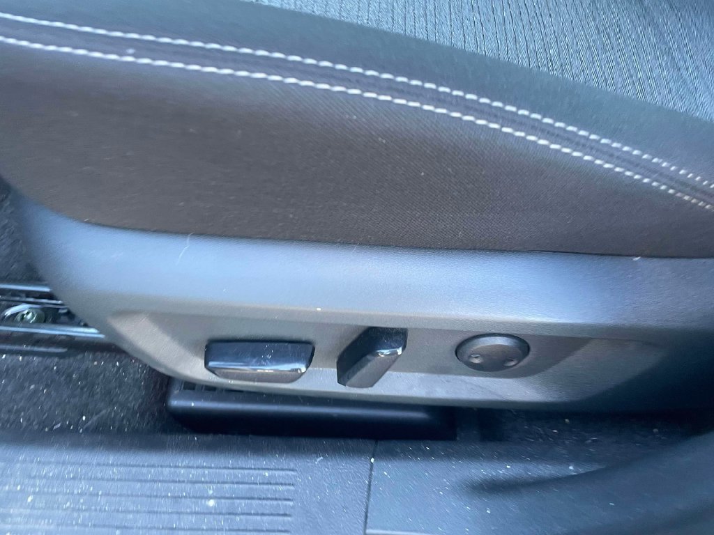 Used 2023 Nissan Rogue SV AWD/4WD image 21