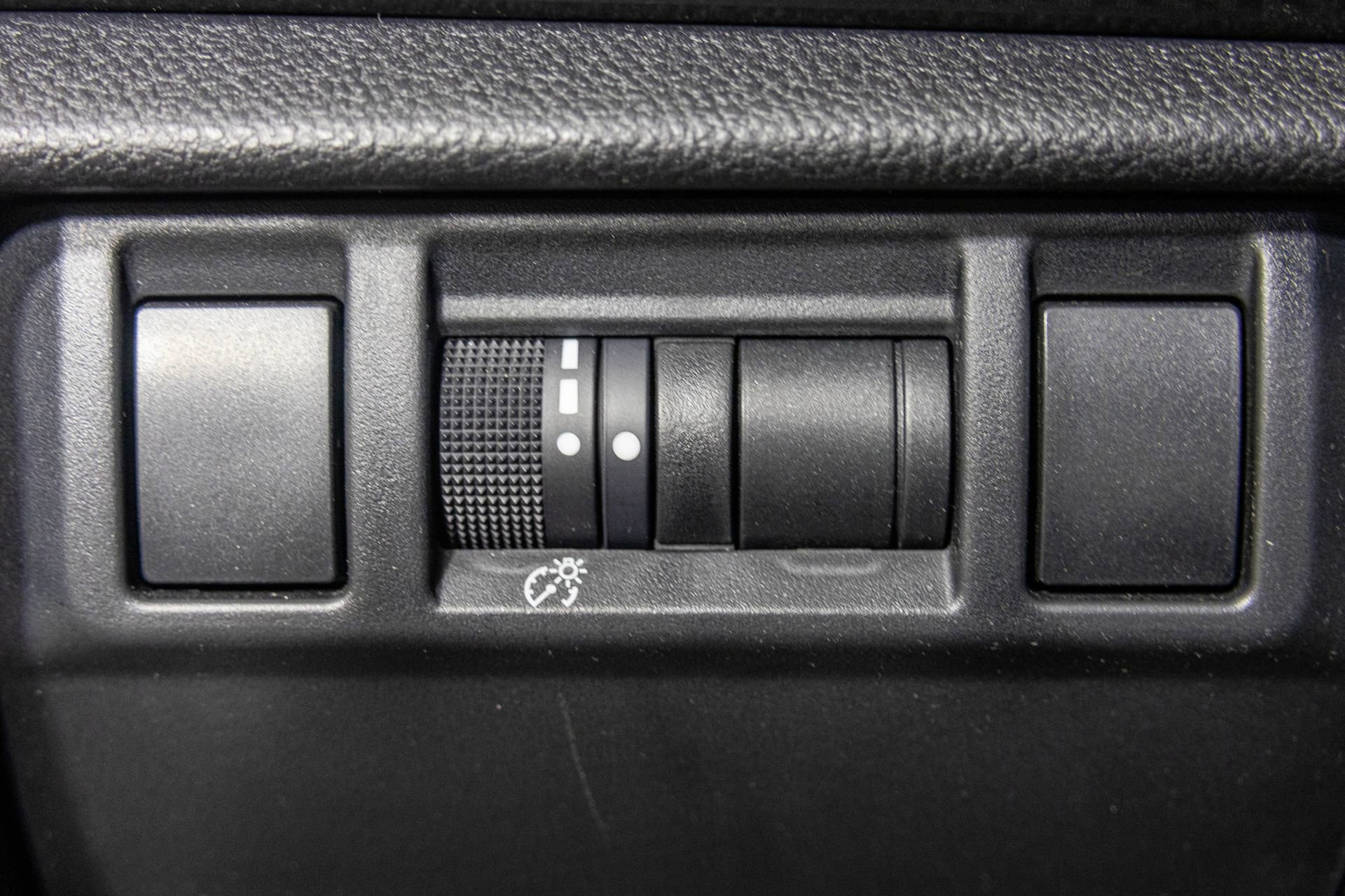 Used 2024 Subaru Crosstrek 2.0i Premium AWD/4WD image 36