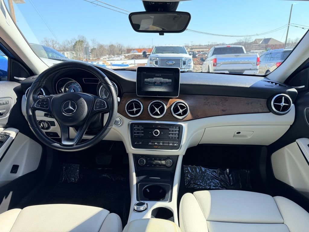 Used 2017 Mercedes-Benz GLA 250 4MATIC image 19