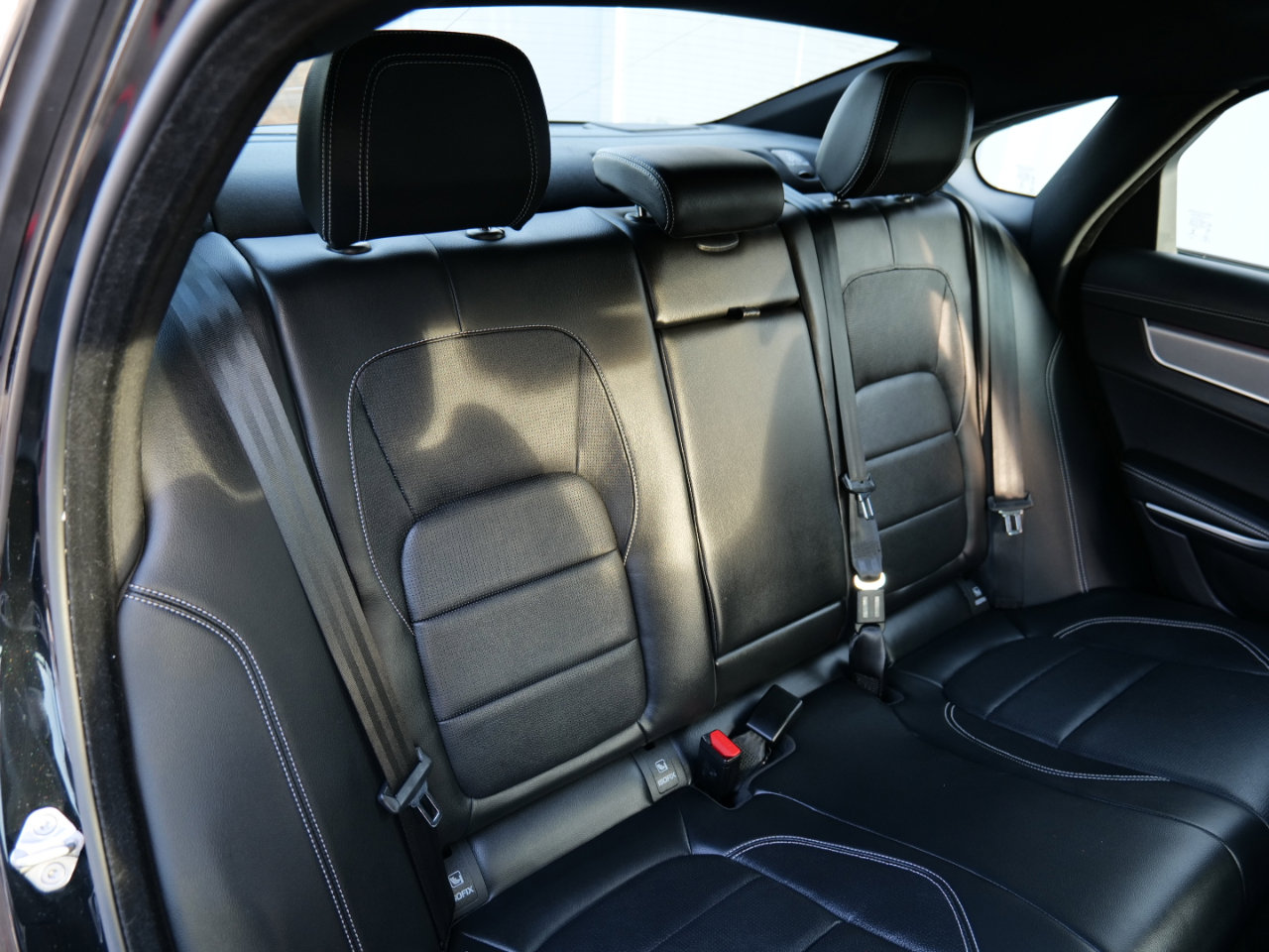 Used 2024 Jaguar XF R-Dynamic SE image 44