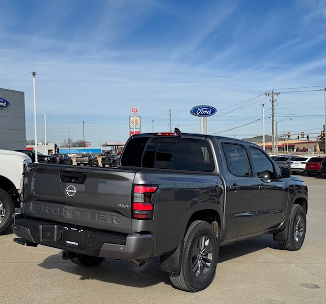 Used 2026 Nissan Frontier SV w/ Tow Package image 4