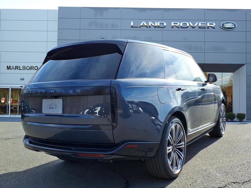 New 2026 Land Rover Range Rover SE image 2