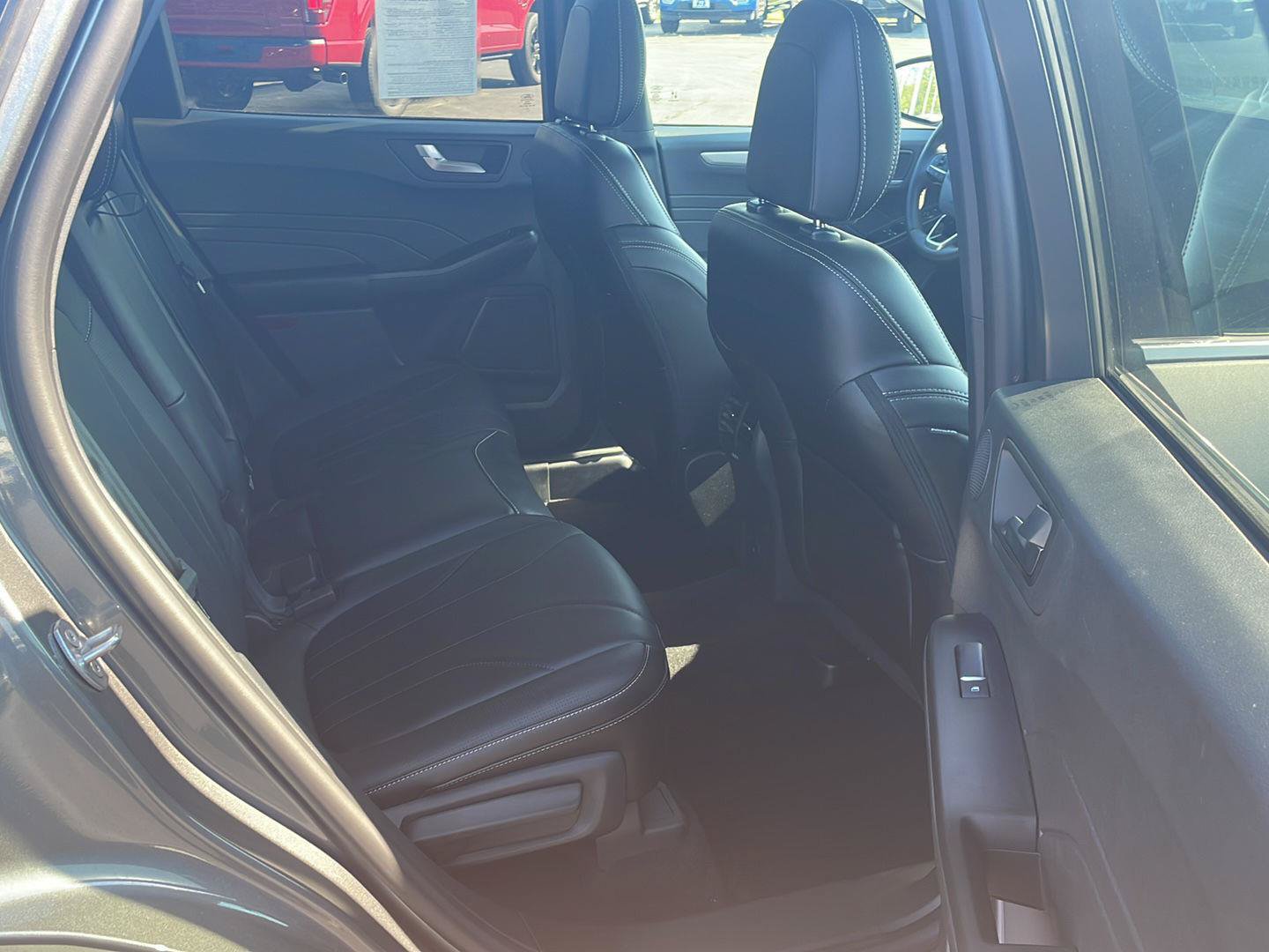 Used 2025 Ford Escape SE w/ PHEV Premium Package FWD image 27