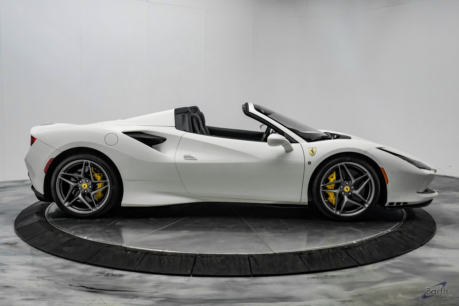 Used 2022 Ferrari F8 Tributo image 35