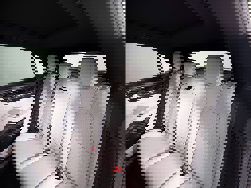 New 2025 Porsche Macan 4S Electric image 30