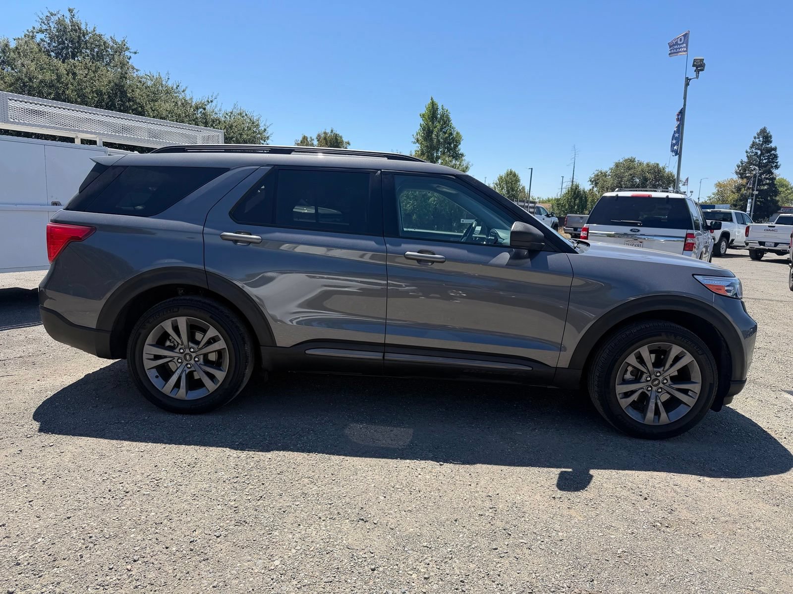 Certified 2021 Ford Explorer XLT w/ Equipment Group 202A AWD/4WD image 6