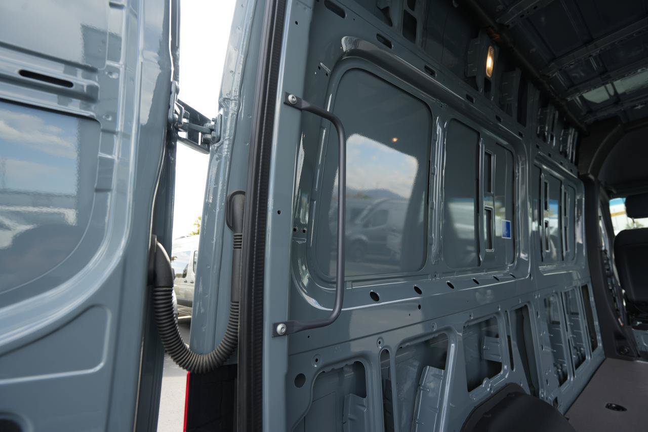 New 2026 Mercedes-Benz Sprinter 2500 image 11