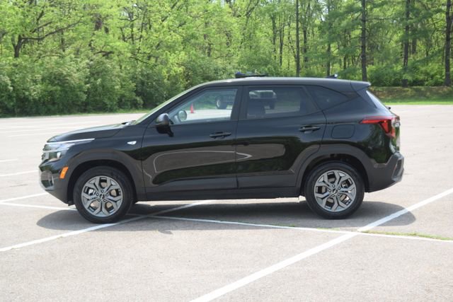 Used 2025 Kia Seltos LX AWD/4WD image 21