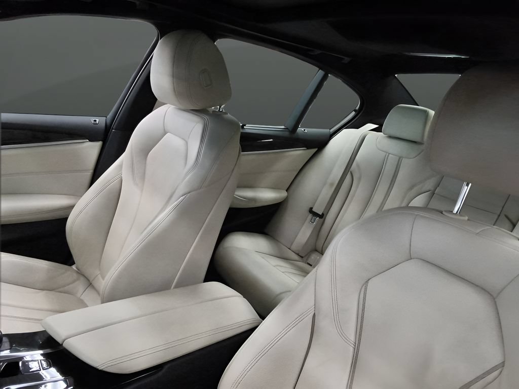 Used 2023 BMW 540i xDrive w/ Executive Package AWD/4WD image 15