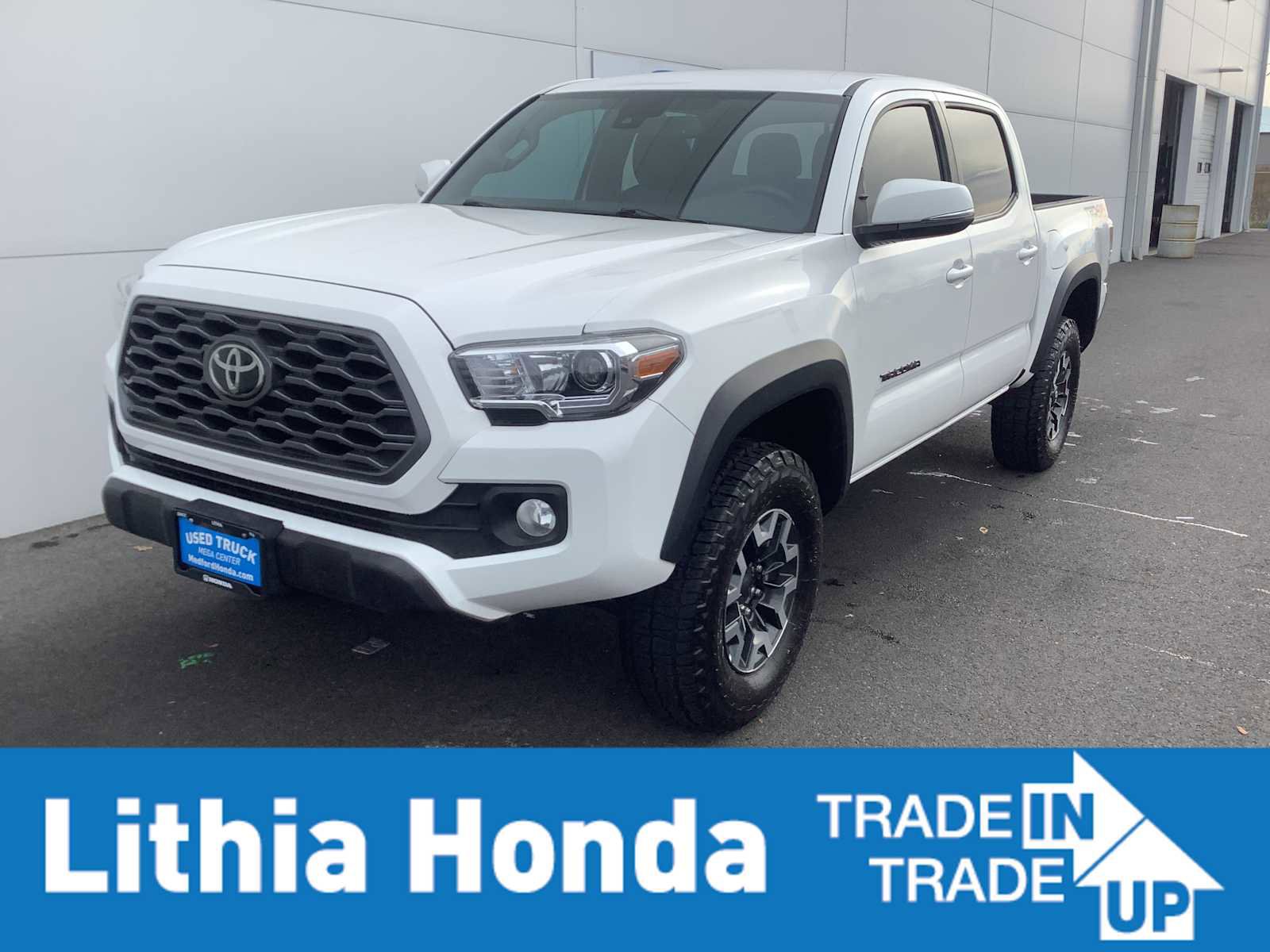 Used 2023 Toyota Tacoma TRD Off-Road image 1