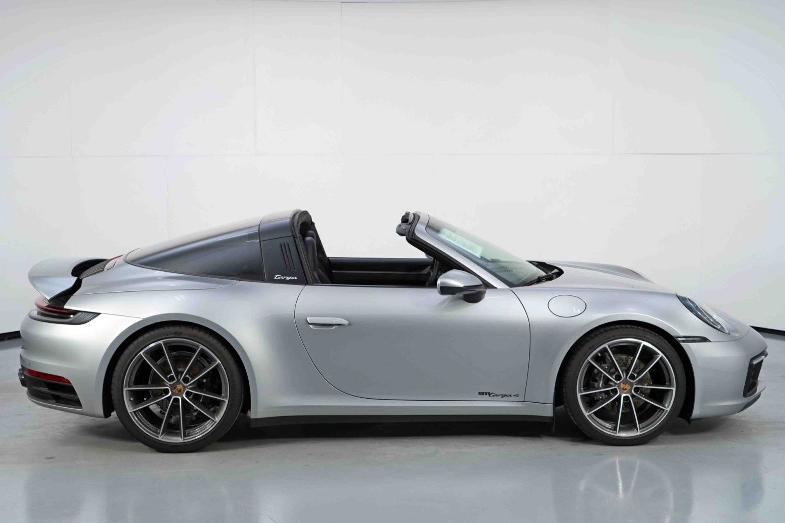 Used 2024 Porsche 911 Targa 4 w/ Premium Package image 49