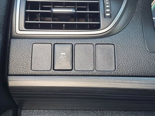 Used 2016 Toyota Camry XLE w/ Moonroof Package FWD image 16