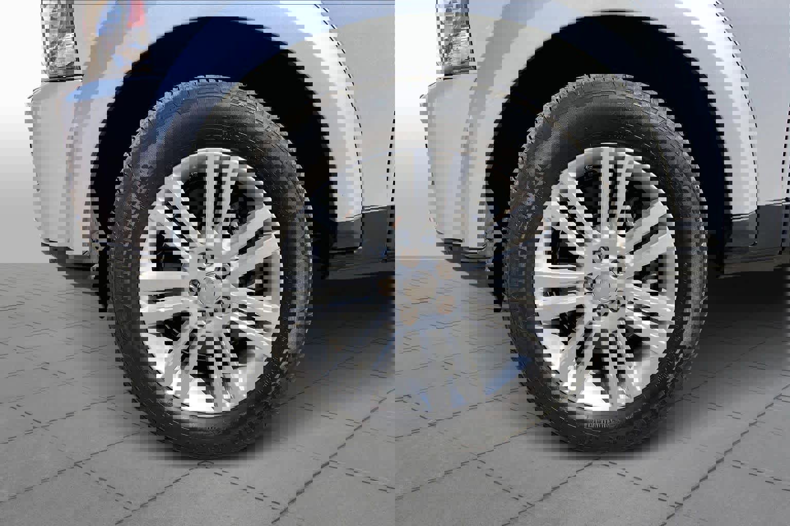 Used 2014 Land Rover LR4 HSE LUX image 10