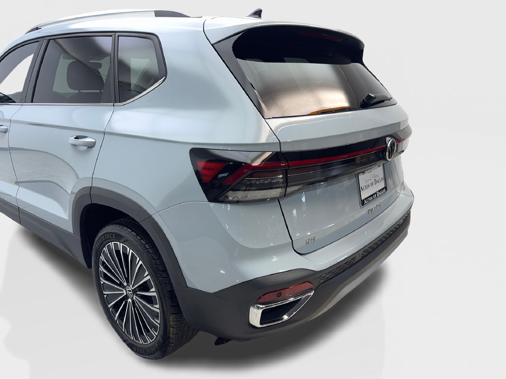 Used 2025 Volkswagen Taos SE FWD image 21