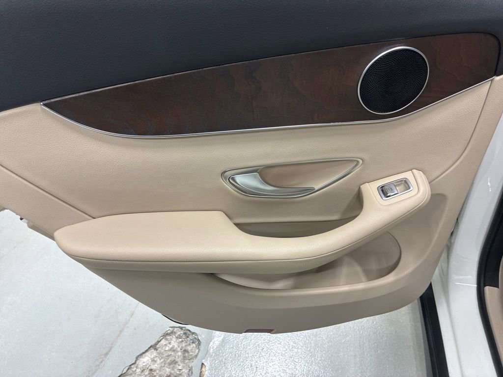 Used 2019 Mercedes-Benz GLC 300 4MATIC image 28