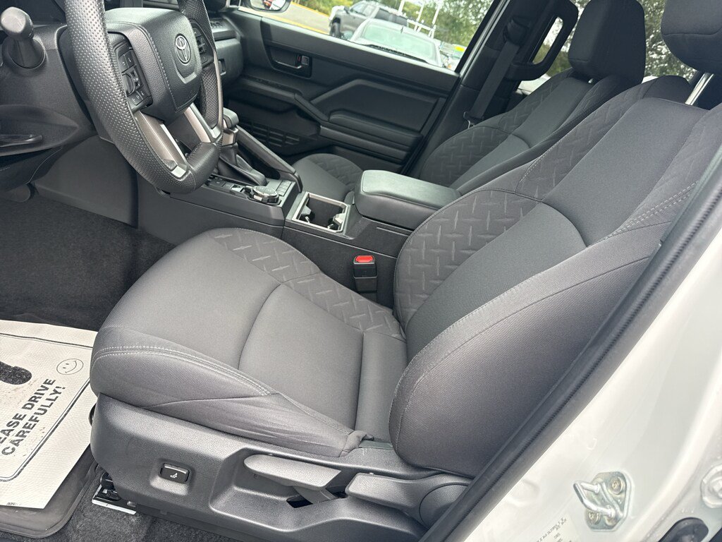 Used 2024 Toyota Tacoma SR5 w/ SR5 Upgrade Package AWD/4WD image 14