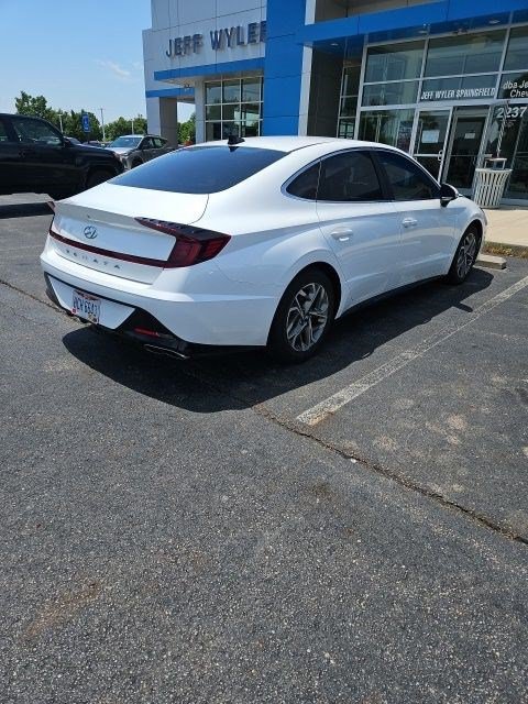 Used 2021 Hyundai Sonata SEL FWD image 2