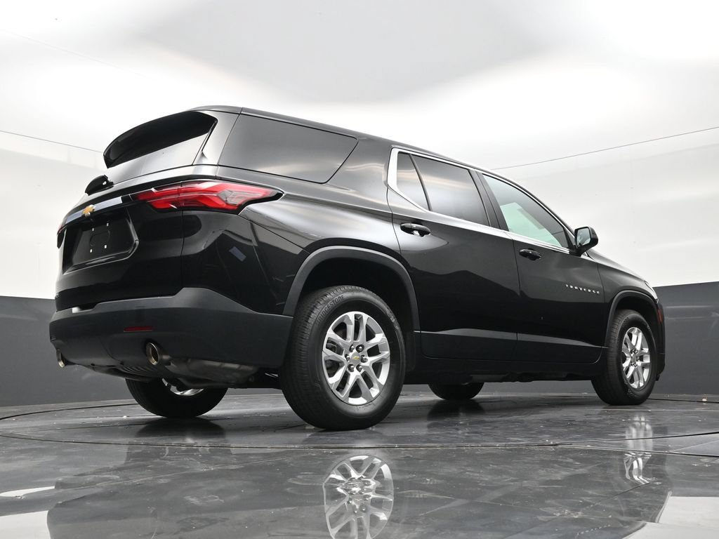 Used 2023 Chevrolet Traverse LS FWD image 25