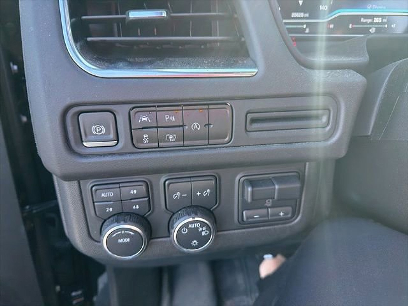 Certified 2024 Chevrolet Tahoe RST w/ Sport Performance Package AWD/4WD image 11