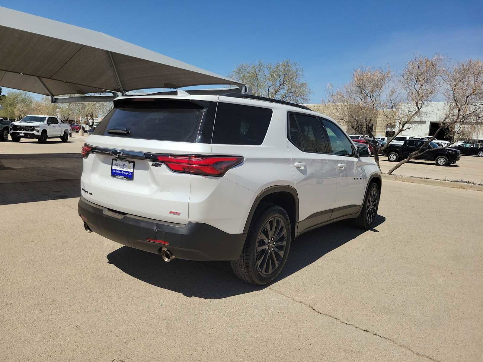 Used 2023 Chevrolet Traverse RS image 8
