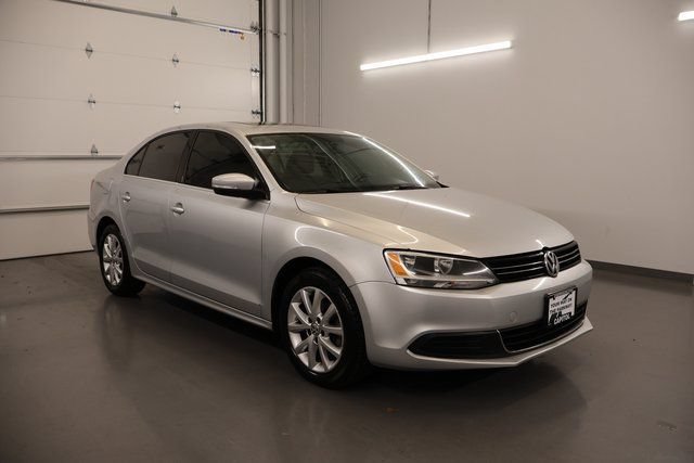 Used 2014 Volkswagen Jetta SE FWD image 1