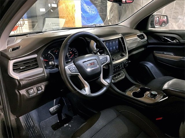 Used 2022 GMC Acadia SLE image 14
