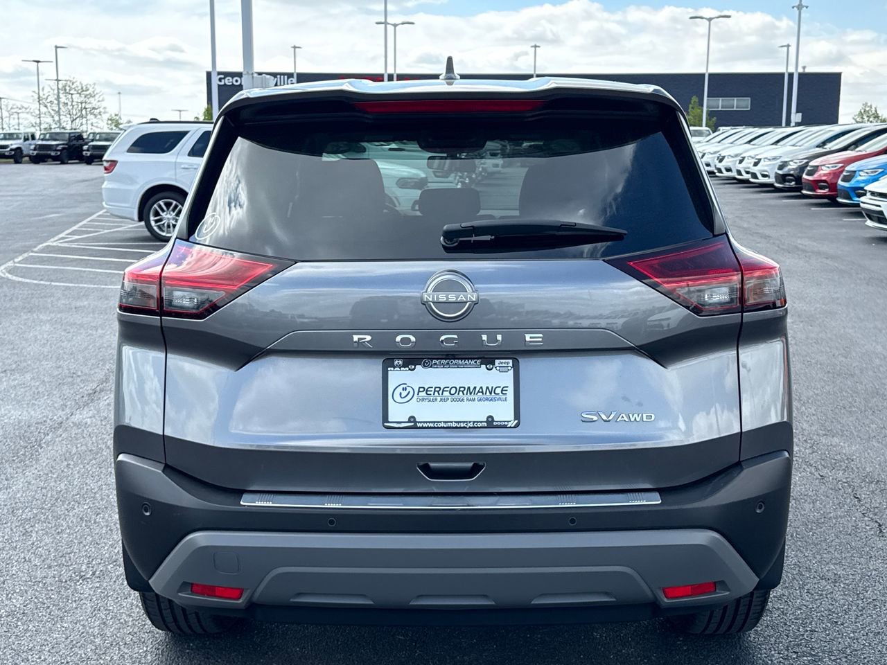 Used 2023 Nissan Rogue SV AWD/4WD image 4