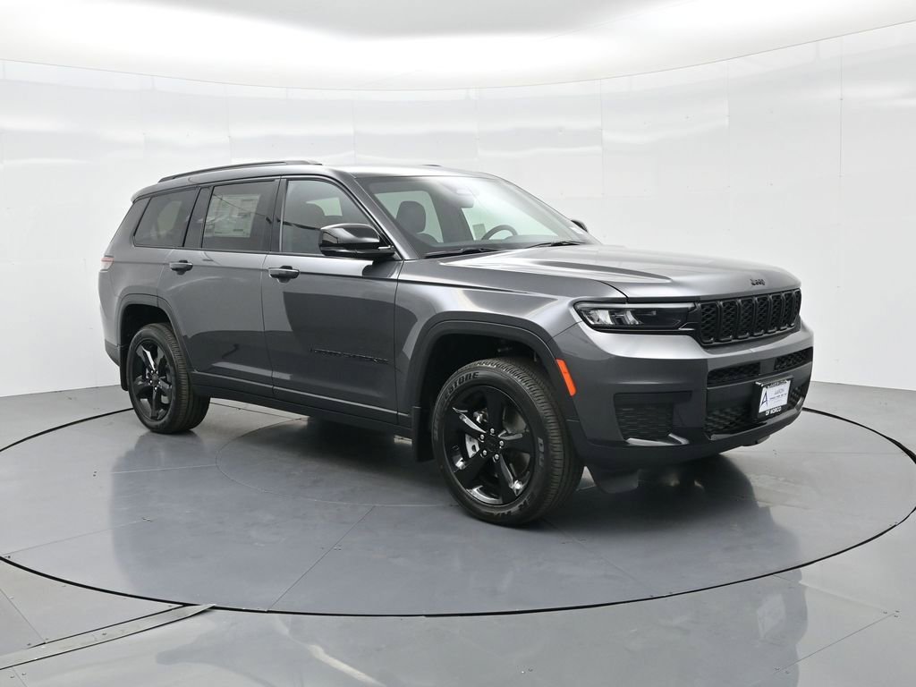 New 2025 Jeep Grand Cherokee L Laredo image 4