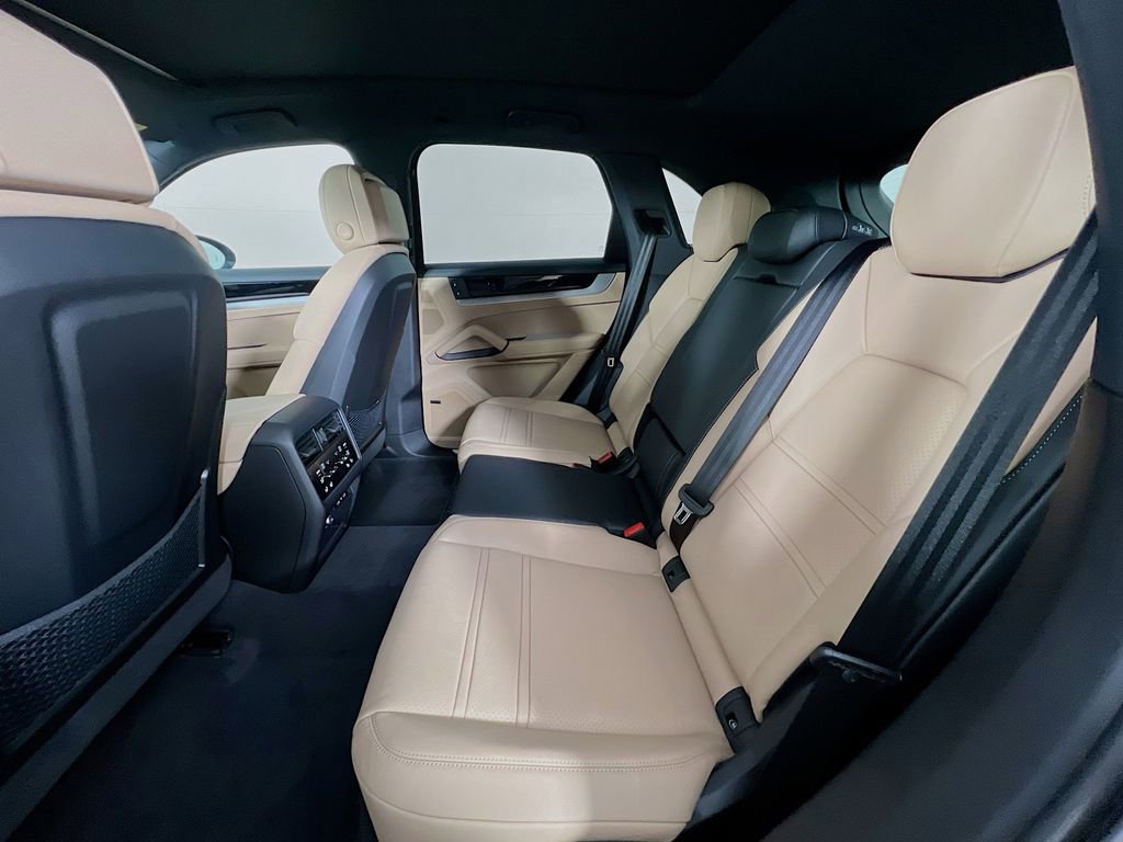New 2026 Porsche Cayenne image 24