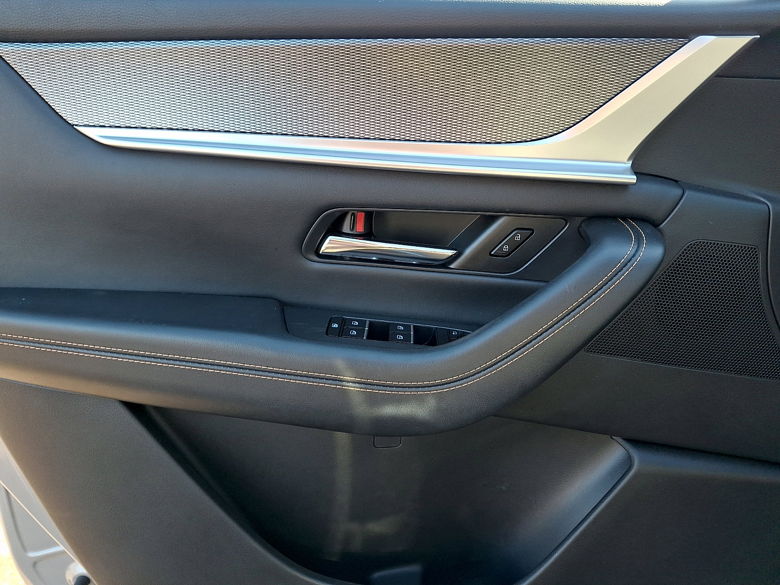 Certified 2024 MAZDA CX-90 Plug-In Hybrid w/ Premium Pkg image 14