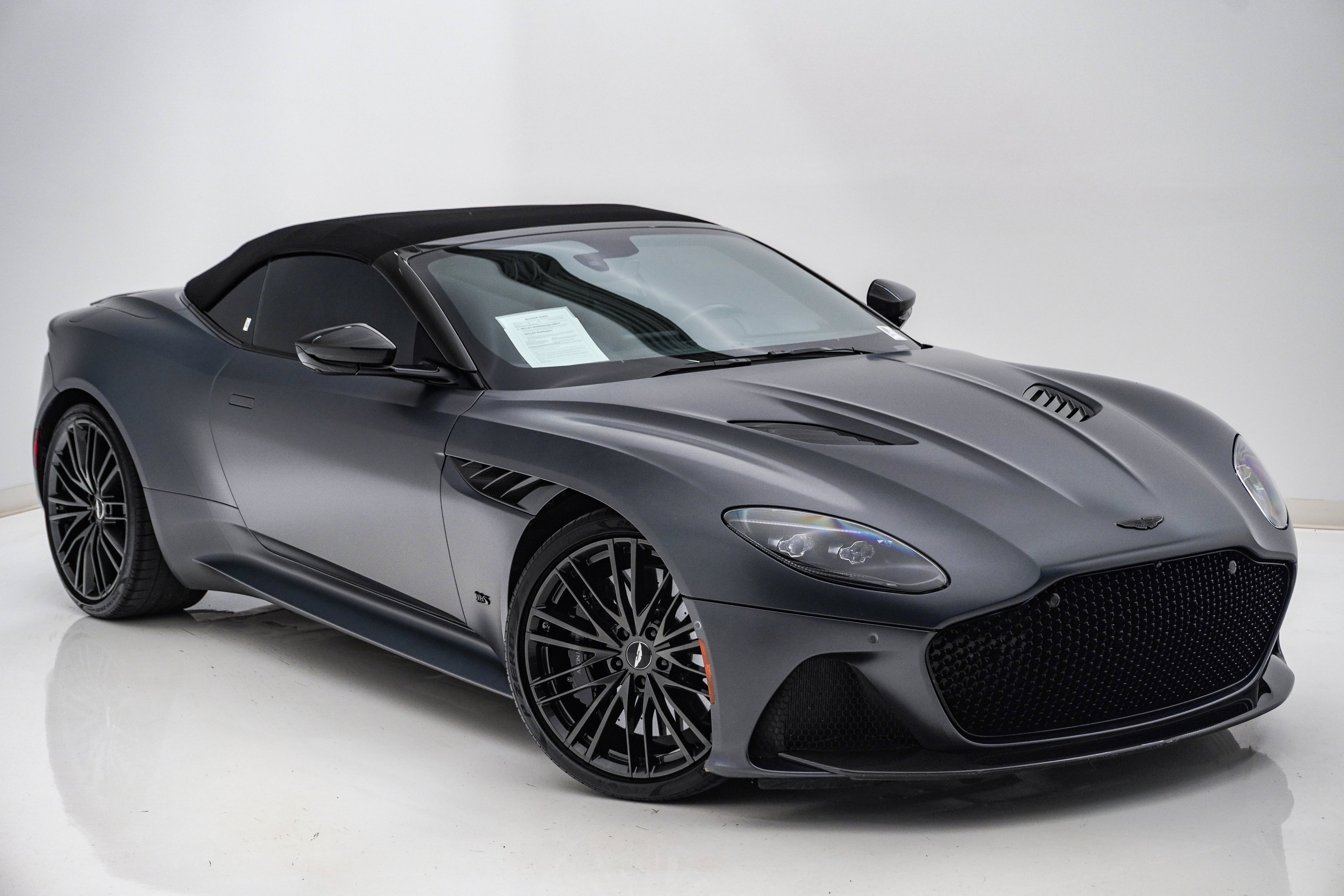 Used 2023 Aston Martin DBS Superleggera Volante RWD image 7