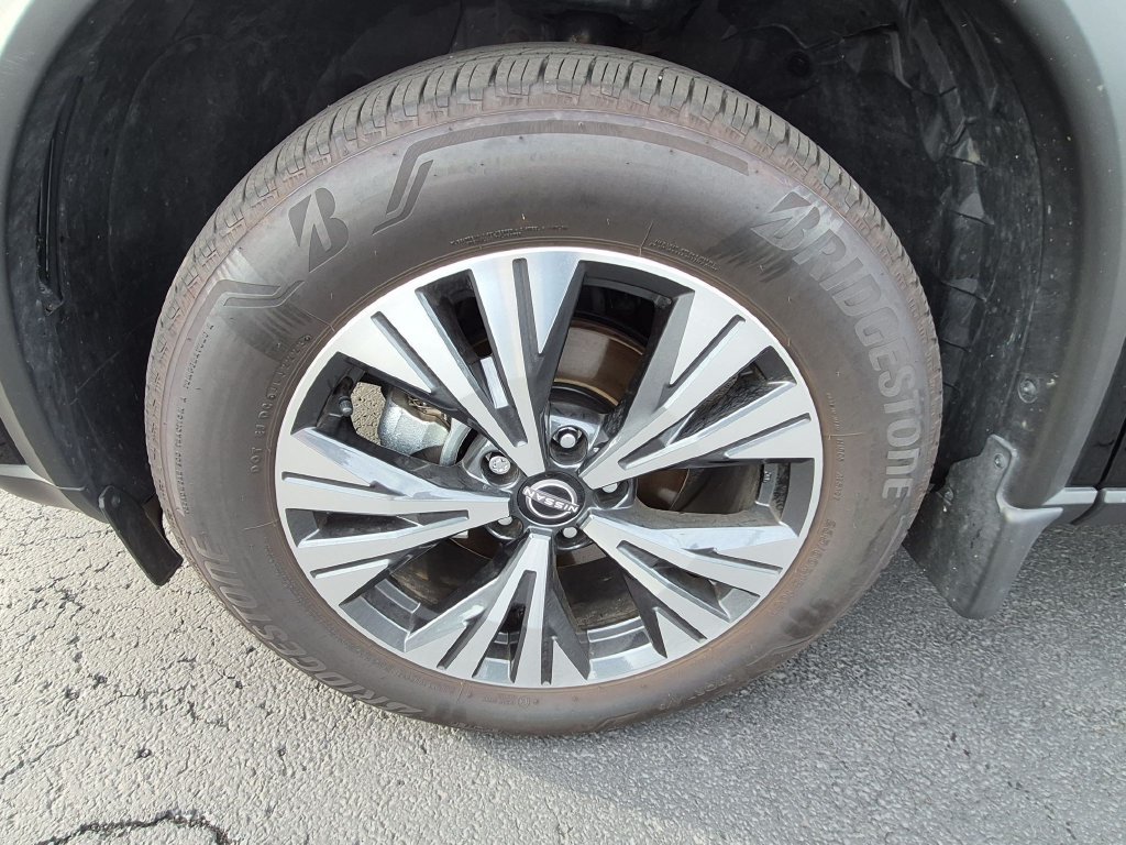 Used 2023 Nissan Rogue SV AWD/4WD image 9
