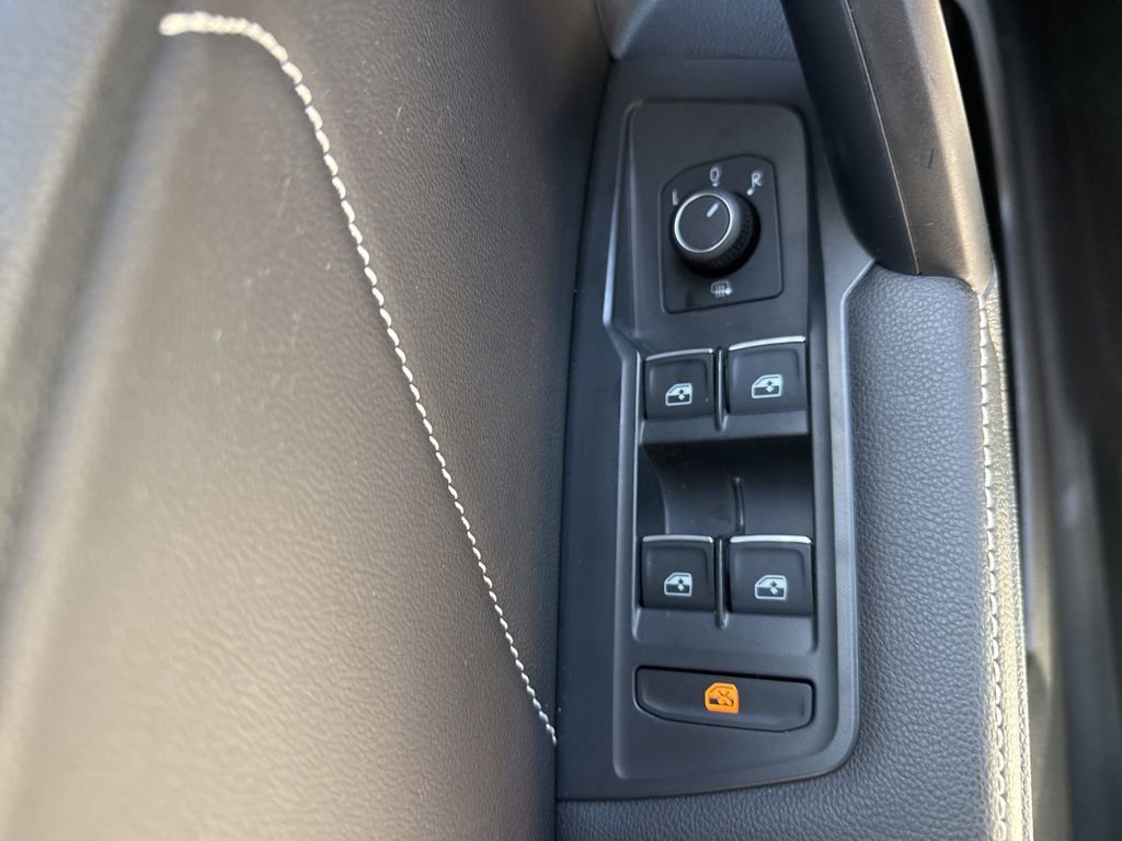 Used 2022 Volkswagen Tiguan SE AWD/4WD image 11