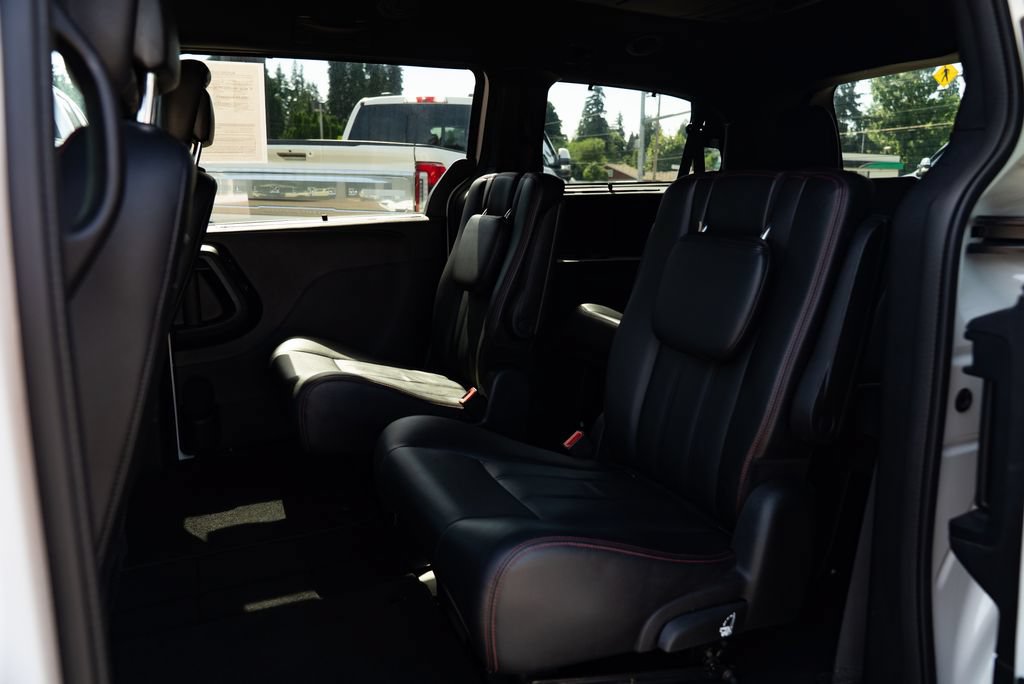 Used 2017 Dodge Grand Caravan GT FWD image 19