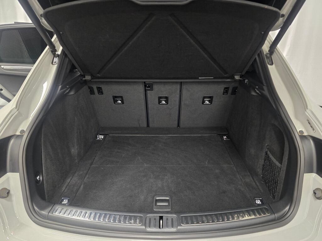 Used 2021 Porsche Macan AWD/4WD image 11